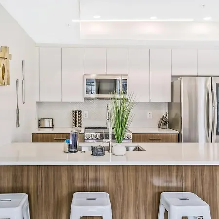 Luxurious And Stylish 2 Bedroom 2 Bathroom Suite